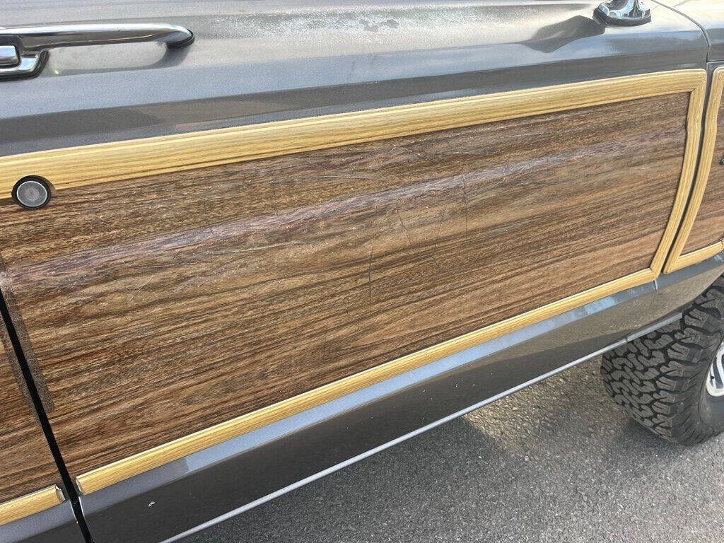 1989 Jeep Grand Wagoneer 51