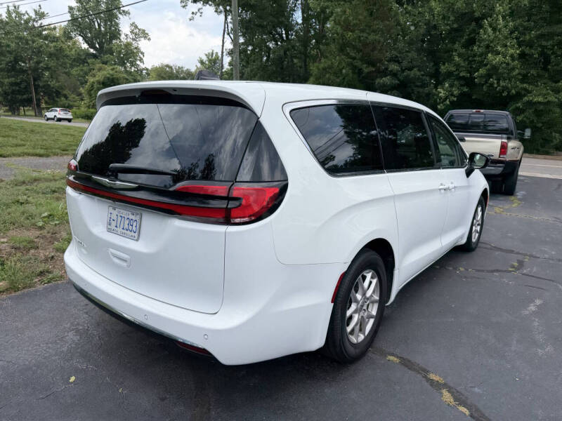 2024 Chrysler Pacifica Touring L