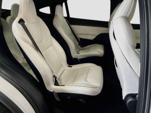 2022 Tesla Model X Plaid