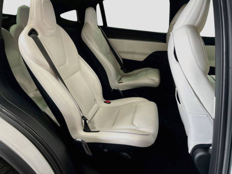 2022 Tesla Model X Plaid