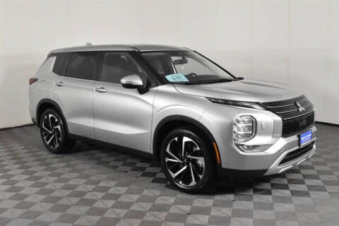 2023 Mitsubishi Outlander SE