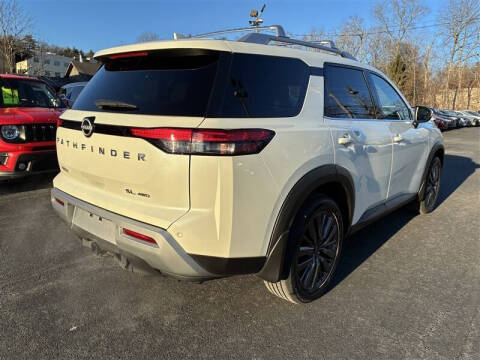 2023 Nissan Pathfinder SL