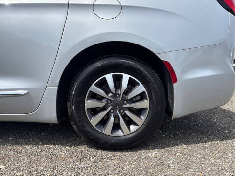 2023 Chrysler Pacifica Plug-In Hybrid Limited