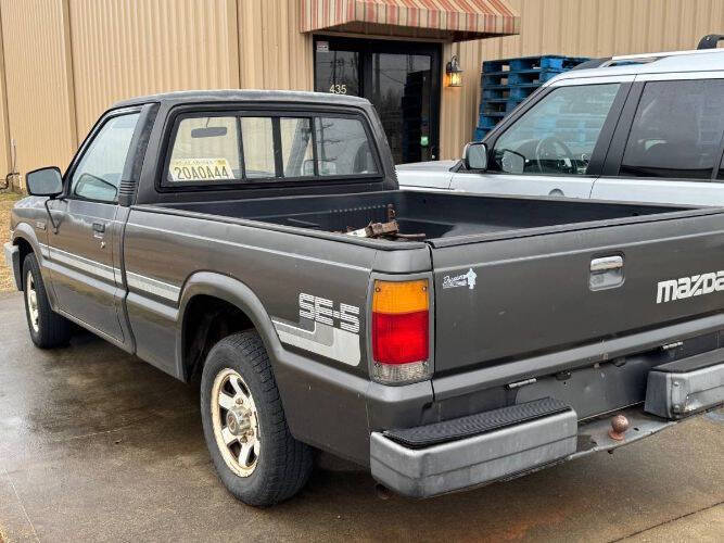 1988 Mazda B2200