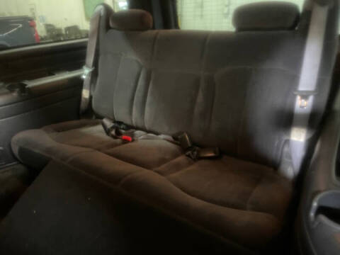 2002 Chevrolet Suburban 1500 LS