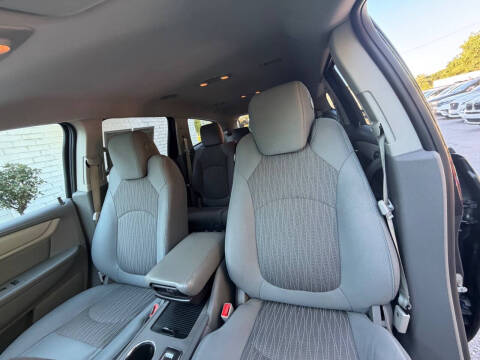 2017 Chevrolet Traverse LS