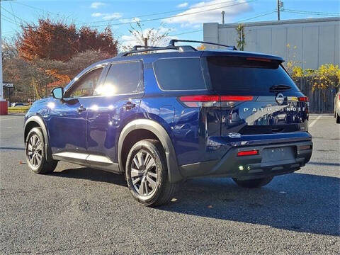 2025 Nissan Pathfinder SV