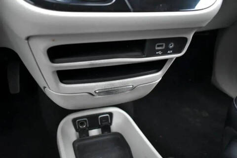 2020 Chrysler Voyager LXi