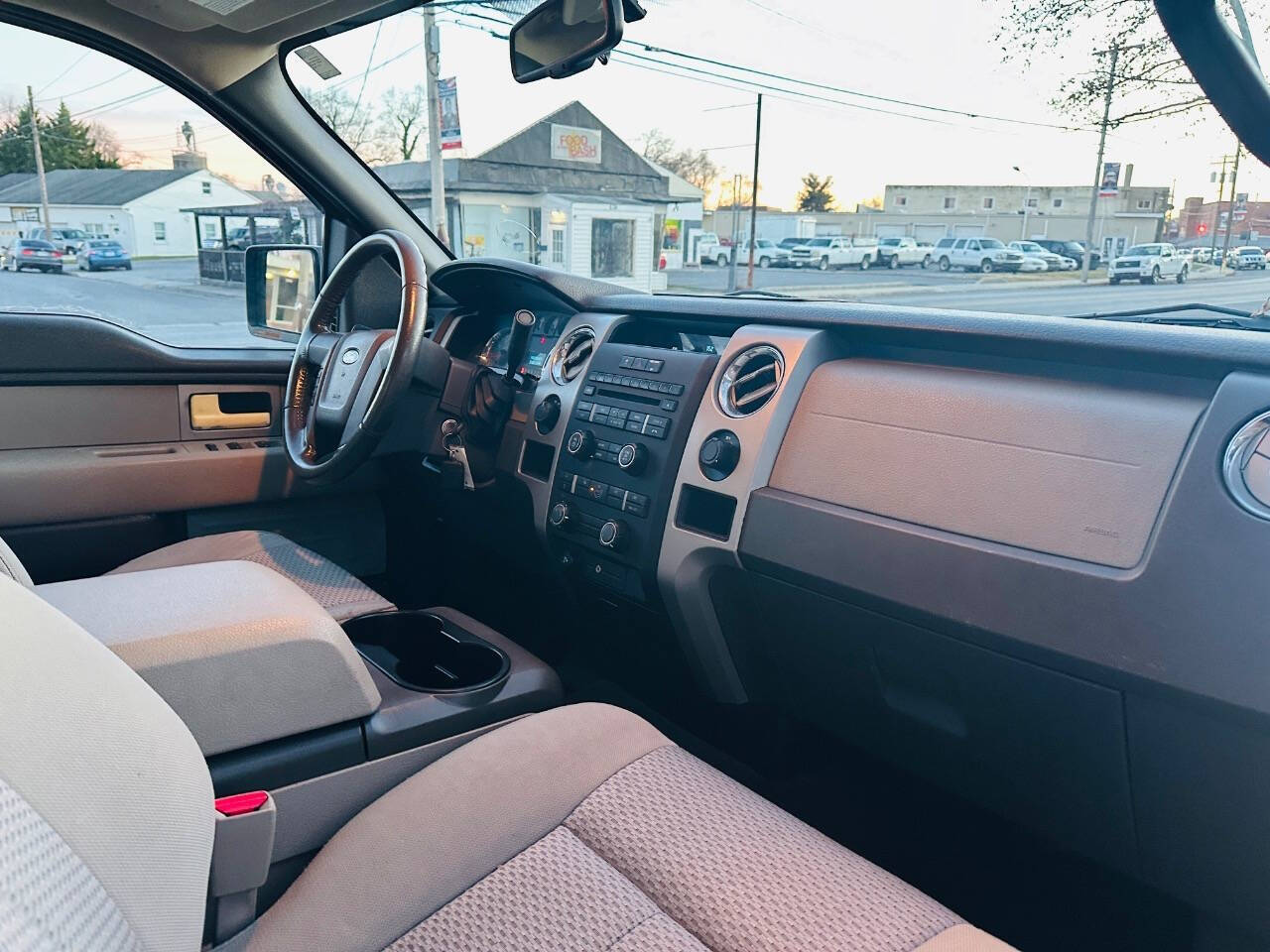 2009 Ford F-150 FX4 photo 29