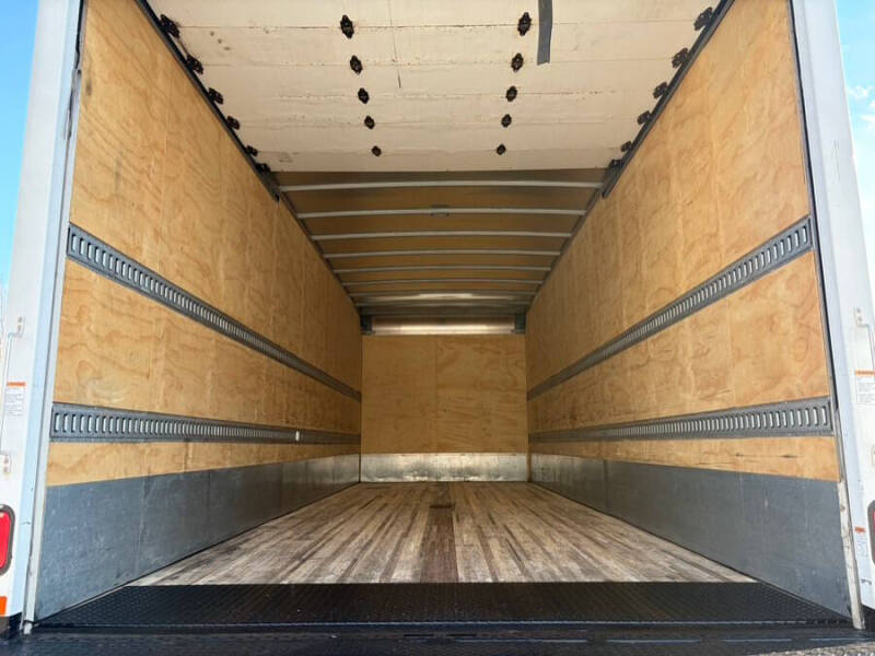 2020 Freightliner M2 106