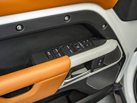 2024 Land Rover Defender 110 P400 X-Dynamic SE