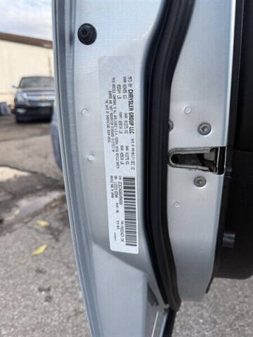 2013 Chrysler 300 Glacier Edition