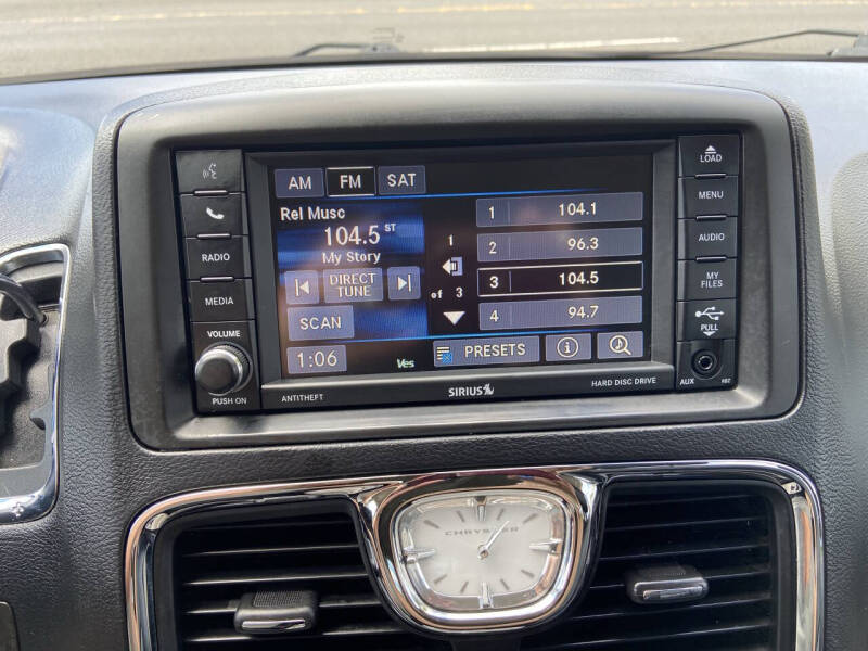 2014 Chrysler Town and Country Touring