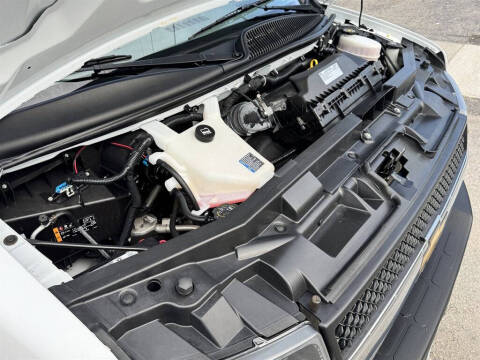 2023 Chevrolet Express 2500