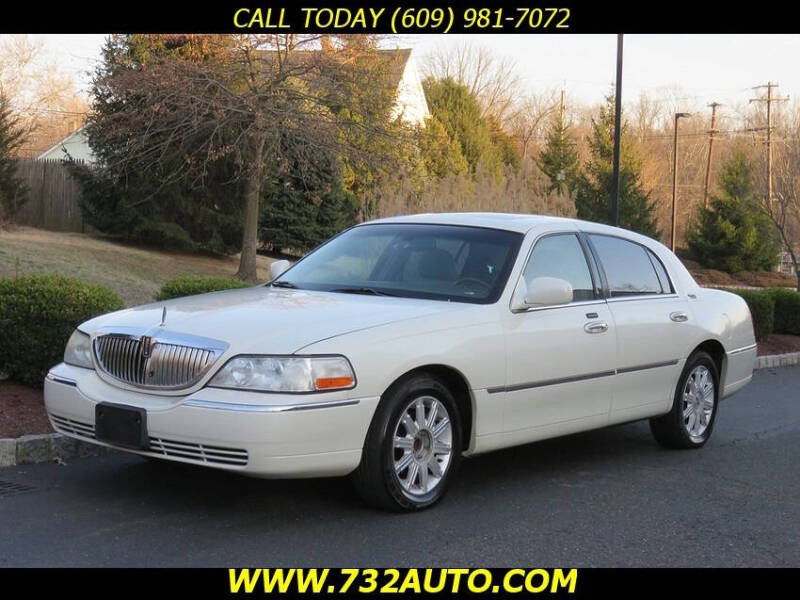 2006 Lincoln Town Car for sale at Absolute Auto Solutions in Hamilton NJ