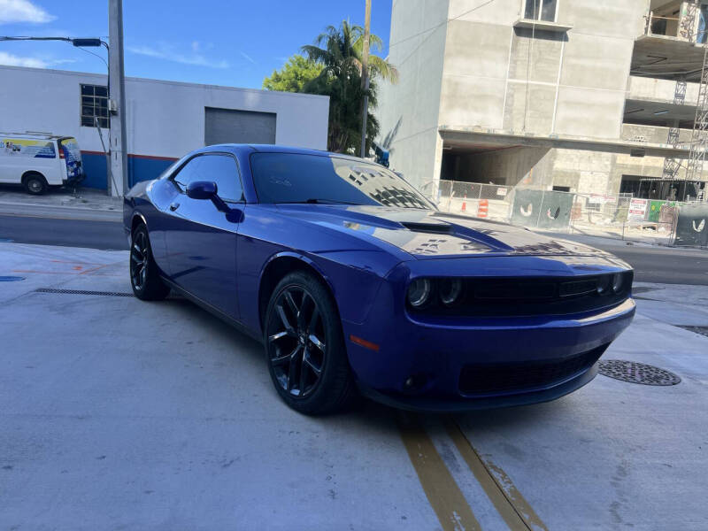 2019 Dodge Challenger SXT's photo