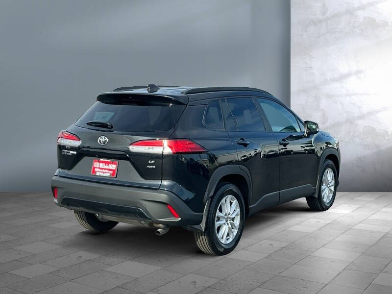 2025 Toyota Corolla Cross LE