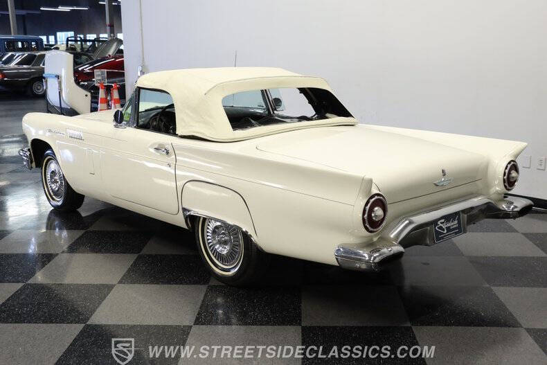 1957 Ford Thunderbird