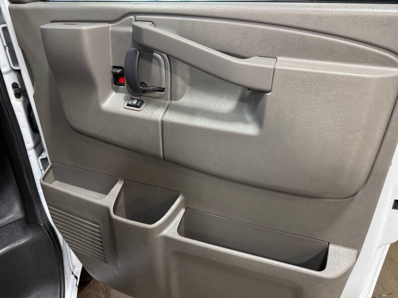 2023 GMC Savana 2500