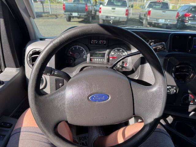 2013 Ford E-Series E-350 SD