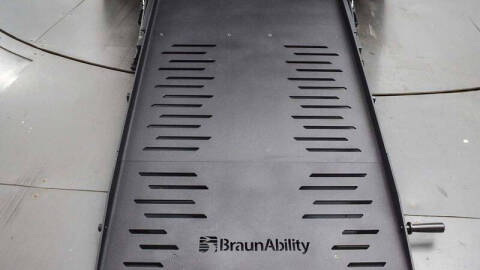 2025 Chrysler Voyager LX