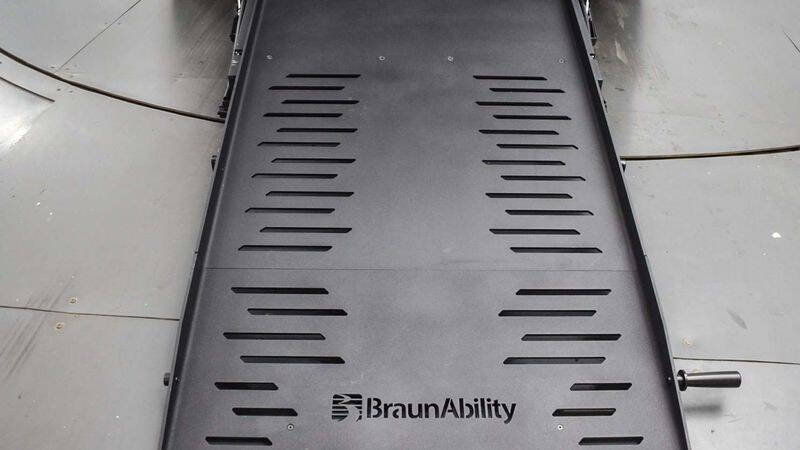 2025 Chrysler Voyager LX