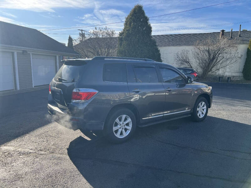 2012 Toyota Highlander SE