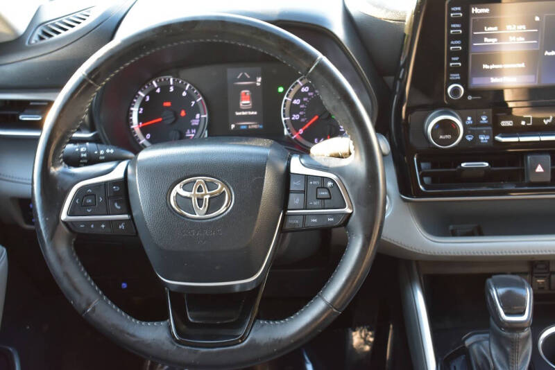 2021 Toyota Highlander LE