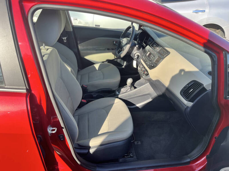 2015 Kia Rio 5-Door LX
