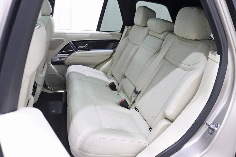 2025 Land Rover Range Rover P530 SE