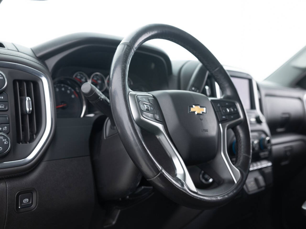 Used Car 2021 Chevrolet Silverado 1500  Lt 4x4 4dr Crew Cab 5.8 Ft. Sb W/1lt For Sale Under $30,000 In Coal City, Illinois