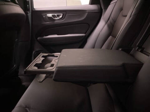 2025 Volvo XC60 B5 Plus Dark Theme