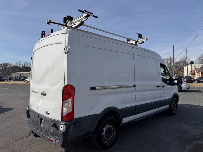 2016 Ford Transit Base's photo