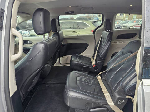 2021 Chrysler Pacifica Touring L