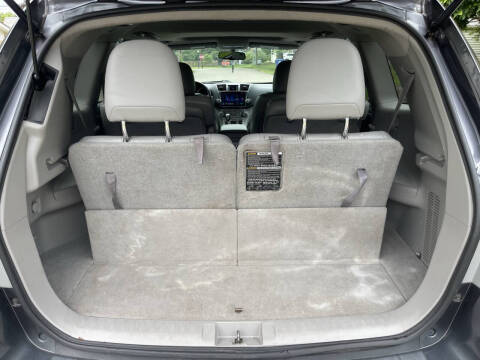 2012 Toyota Highlander SE