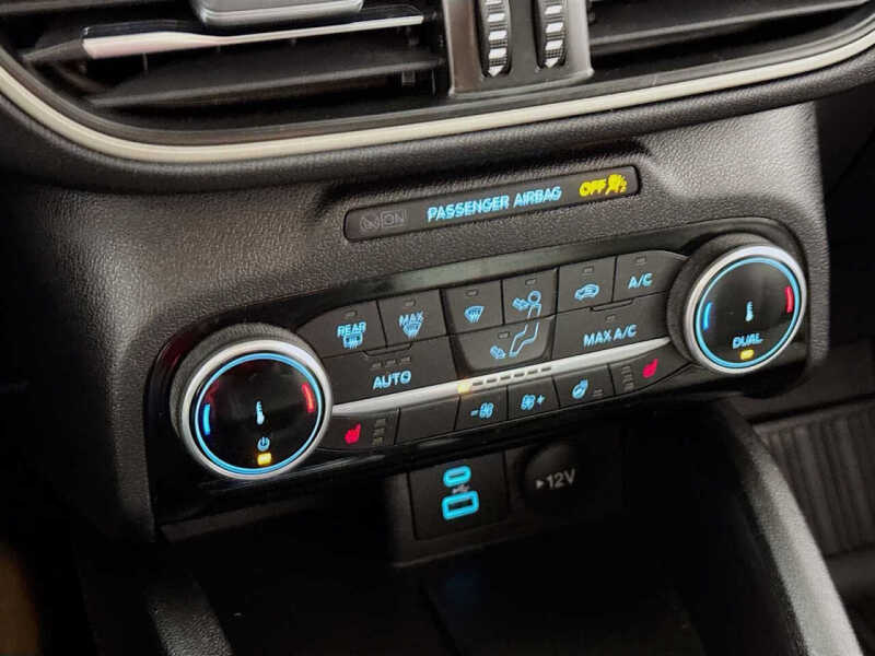 2022 Ford Escape Hybrid SE