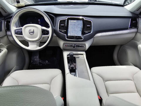 2025 Volvo XC90 B6 Plus Bright Theme 7P