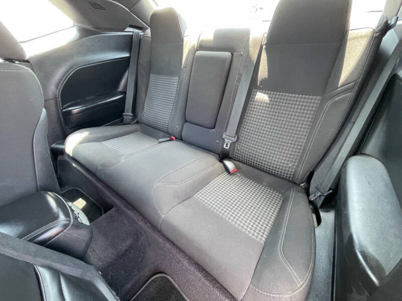 2017 Dodge Challenger SXT