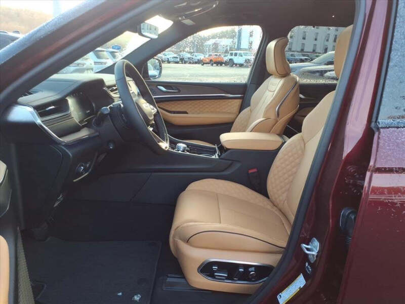 2025 Jeep Grand Cherokee Summit