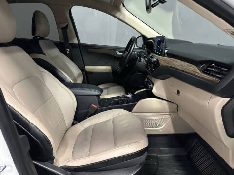 2020 Ford Escape Titanium