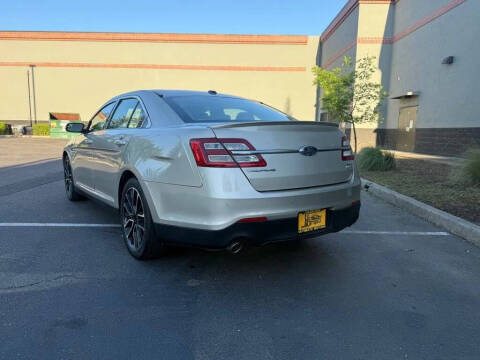 2017 Ford Taurus SEL