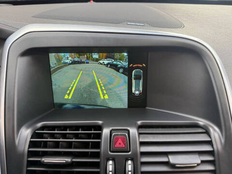 2016 Volvo XC60 T5 Platinum