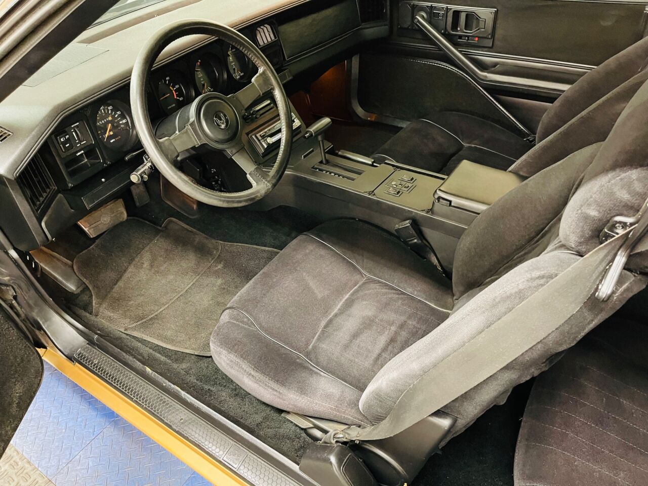 1983 Pontiac Firebird 16