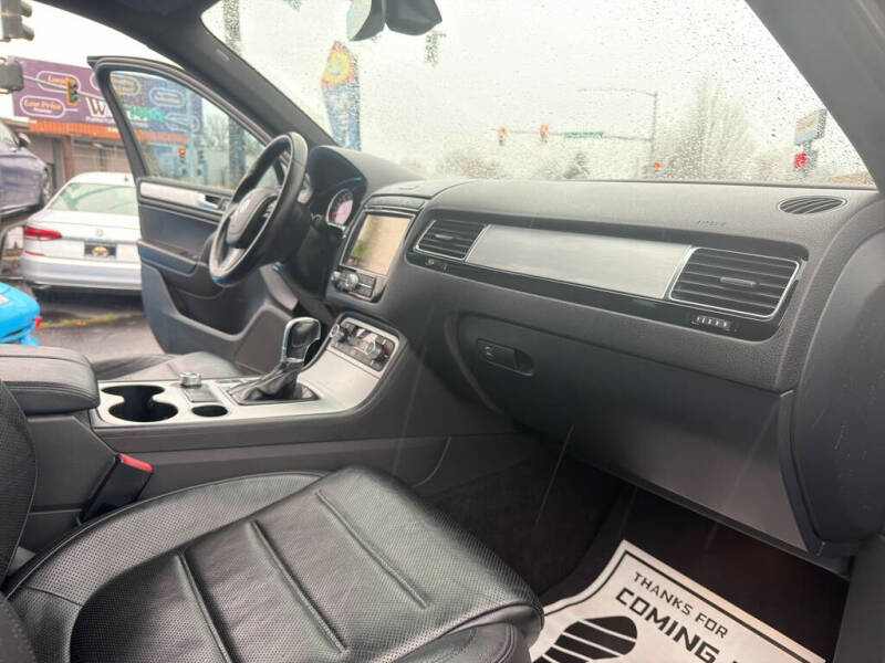 2017 Volkswagen Touareg V6 Wolfsburg