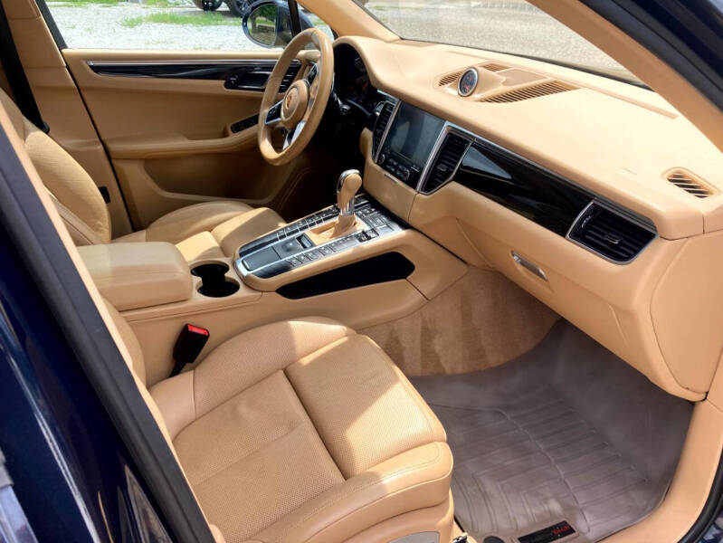 2017 Porsche Macan