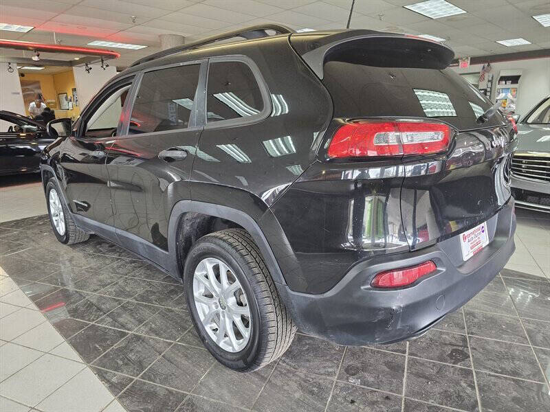 2016 Jeep Cherokee Sport