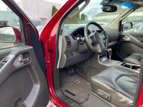 2005 Nissan Pathfinder SE