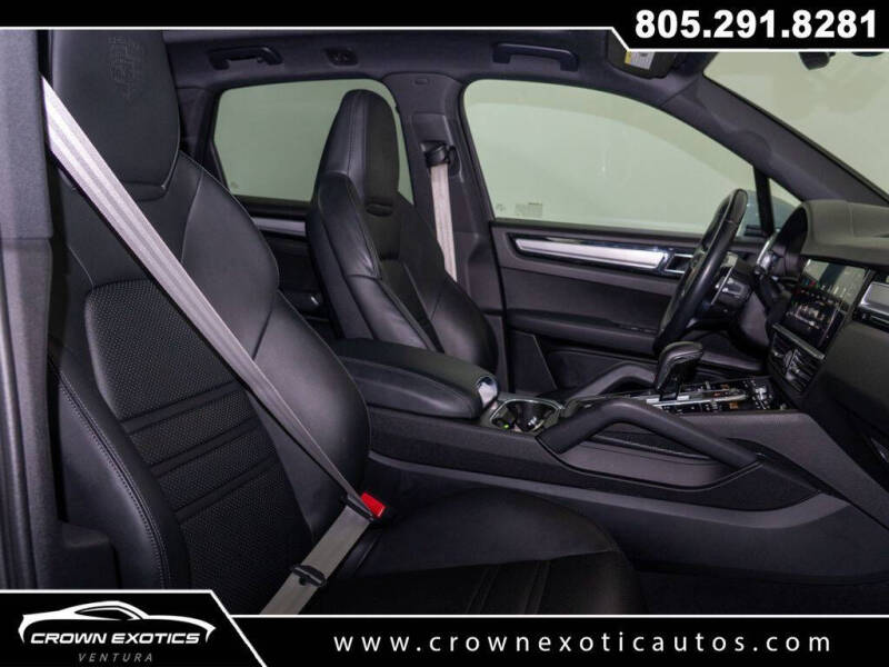 2023 Porsche Cayenne Platinum Edition