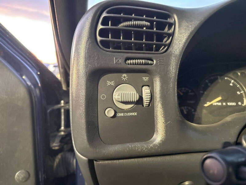 2002 Chevrolet Blazer LS