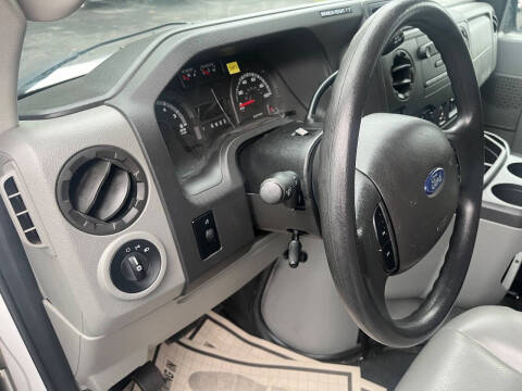 2009 Ford E-Series E-150 XL